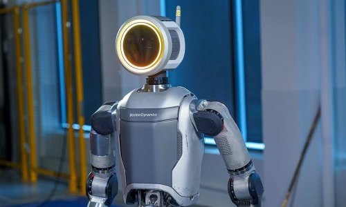 Le robot humanoïde Atlas change de peau pour faire ses débuts en usine