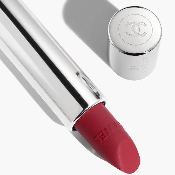 Chanel 31 Le Rouge: A refillable lipstick housed in a glass case - Premium  Beauty News