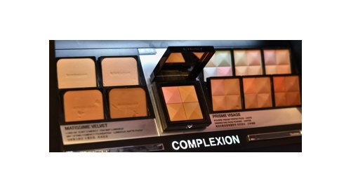 DIAM develops its primary packaging full service offer