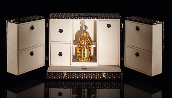 Guerlain habille son Parfum Sur-Mesure d'une malle signée Moynat