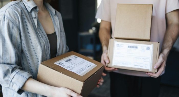 Les petits colis entrant dans l'UE seront taxés 3 euros à partir de juillet 2026