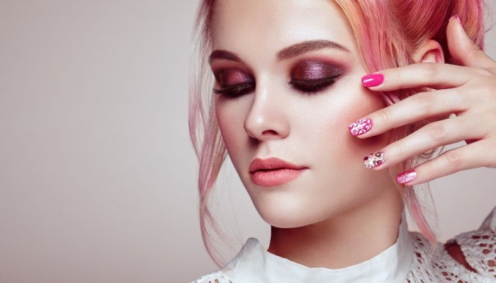 Coquette makeup: the beauty trend that takes romance to the extreme