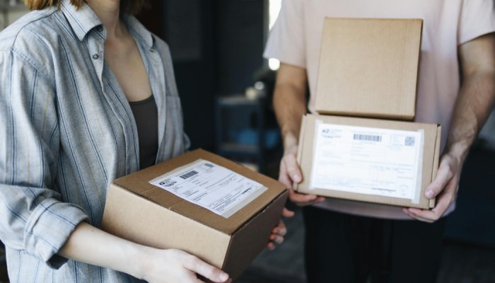 Les petits colis entrant dans l'UE seront taxés 3 euros à partir de juillet 2026