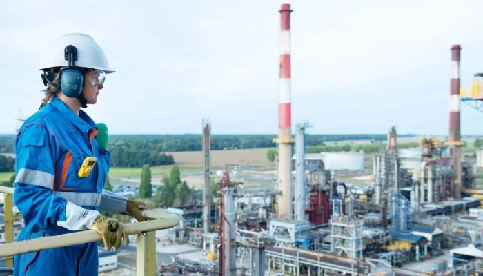 TotalEnergies mise sur le recyclage chimique du plastique malgré les critiques