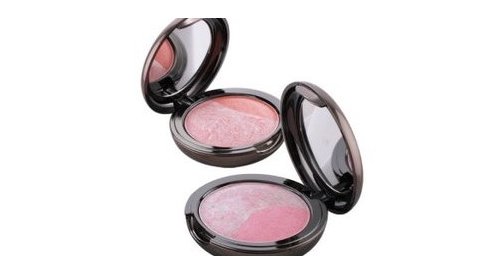 US prestige beauty sales up 7% last year