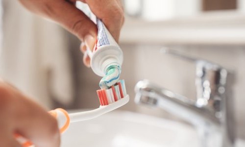 Innovation bucco-dentaire : Un dentifrice contre les pathogènes parodontaux