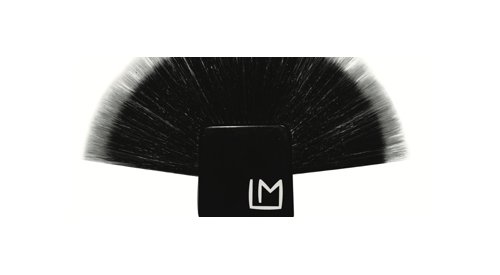 All Face Fan : Michel Limongi adopte le pinceau iconique de Cosmogen