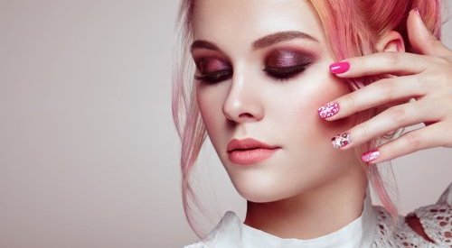 Coquette makeup: the beauty trend that takes romance to the extreme