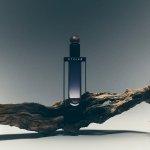 Otzlab x Metapack: A perfume bottle suspended in a metal frame (Photo: Otzlab)