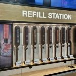 The Perfume Shop et L'Oréal ont uni leurs forces pour lancer au Royaume-Uni la première station de recharge de parfum multimarque.