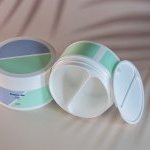 Le pot Duetto de Quadpack permet à deux formules de cohabiter dans le même emballage monomatière (Photo : Quadpack)