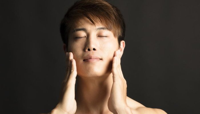 The Chinese men's cosmetics market is getting polarized