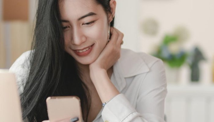 China to regulate live streaming e-commerce