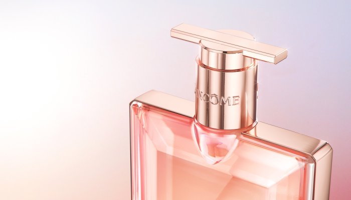 Lancôme choisit la pompe Inune d'Aptar pour la version rechargeable d'Idôle