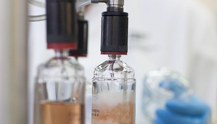 Le groupe Lalique signe un accord de licence pour des parfums Superdry