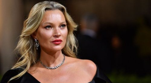 La top model anglaise Kate Moss lance sa marque beauté et bien-être, Cosmoss