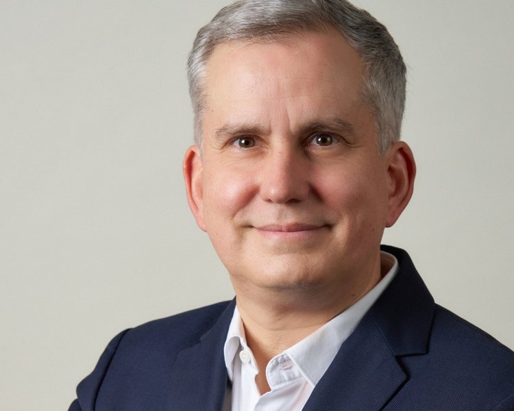 Emmanuel Guichard, FEBEA : renforcer la compétitivité des cosmétiques français