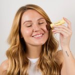 Pompone a confié à ACT Beauty la conception et la fabrication d'un pinceau dédié à l'application des formules de teint liquides (Photo : Pompone)