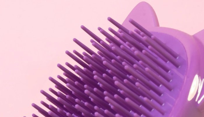 Les Secrets de Loly partners with ACT Beauty for its detangling Bubbly Brush