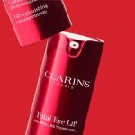 Clarins et Aptar multi-récompensés pour leur packaging airless rechargeable (Photo : Clarins)