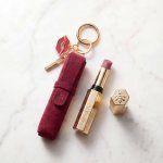 Pure Trade crée un bijou de sac collector pour le rouge KissKiss de Guerlain (Photo : Guerlain)