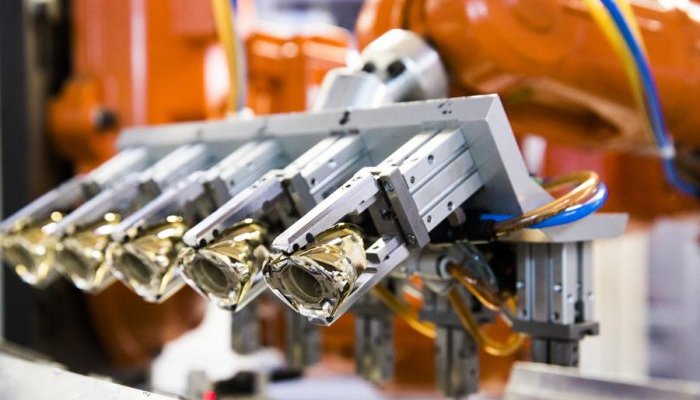 Augros automatise le processus de décoration pour gagner en compétitivité