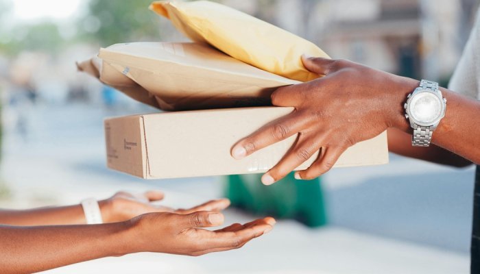 Bruxelles propose des frais de 2 euros sur les petits colis entrant dans l'UE