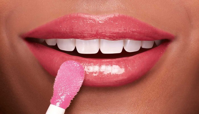 Arcade Beauty : L'expérience Clarins Lip Comfort Oil dans un échantillon