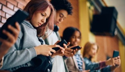 French lawmakers ban social media for under-15s in EU first