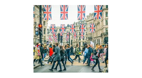 Online sales boost the British prestige beauty market