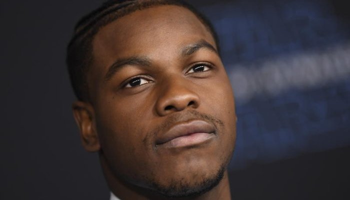 John Boyega rompt avec la marque Jo Malone sur fond de racisme sous-jacent