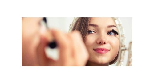 The makeup craze reaches young German women