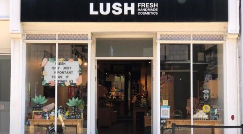« Nous devons protéger notre communauté des dangers des réseaux », Lush