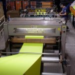 Guyenne Papier, spécialiste de l'enduction, s'emploie à mettre au point des procédés consistant à revêtir le papier brut d'une couche lui conférant des propriétés prédéfinies (Photo © Rémy Teyssedre)