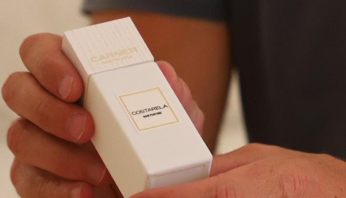 Quadpack manufactures the wooden caps of Carner's hair fragrances