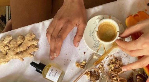 Ajnalogie, la rencontre du parfum et de l'aromachologie