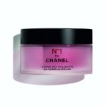 The new-generation lid of the N°1 de Chanel Cream is made of 90% bio based materials from renewable resources.