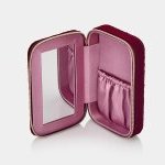 Hunter Luxury : coffrets et trousses éventail pour Charlotte Tilbury (Photo : Hunter Luxury)