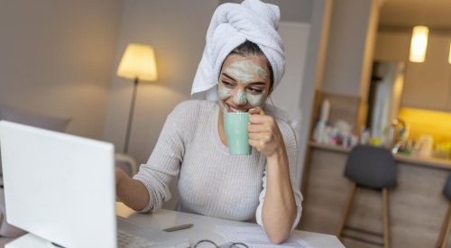 Beauty snacking: A moment to break up the boredom of the homeworking lifestyle