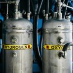 Hrastnik1860 a réalisé un grand pas en direction d'un verre neutre en carbone en utilisant de l'hydrogène dit « vert » pour produire ce qu'il décrit comme le « flacon en verre le plus durable au monde ».