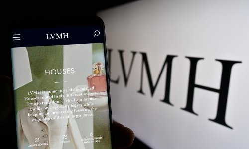 LVMH rebounds in the first half, with perfumes and cosmetics holding steady