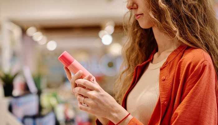 Canada's prestige beauty market grows 6% in H1 2026, driven by hair care