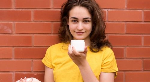 Les Britanniques auraient adopté le « skinimalism » dès l'année dernière
