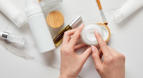 Conformité réglementaire : le guide de la FEBEA pour les jeunes marques