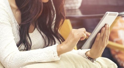 Online sales of prestige beauty soar in France, driven by skin care