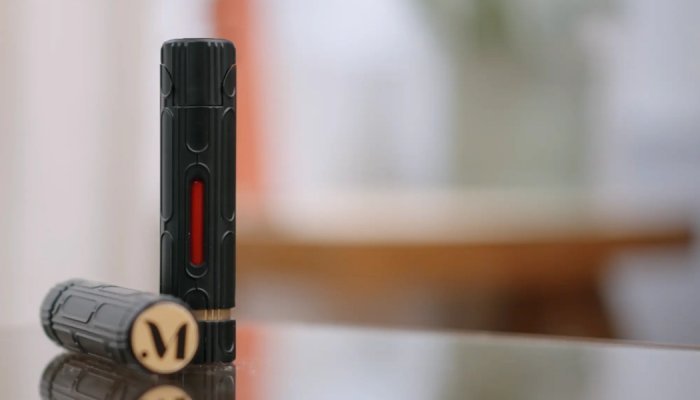 Maison M, trois couleurs sur mesure définies par l'IA en un rouge à lèvres