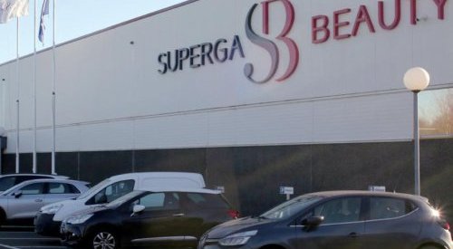 Superga poursuit ses investissements productifs avec l'achat de Cosmeurop
