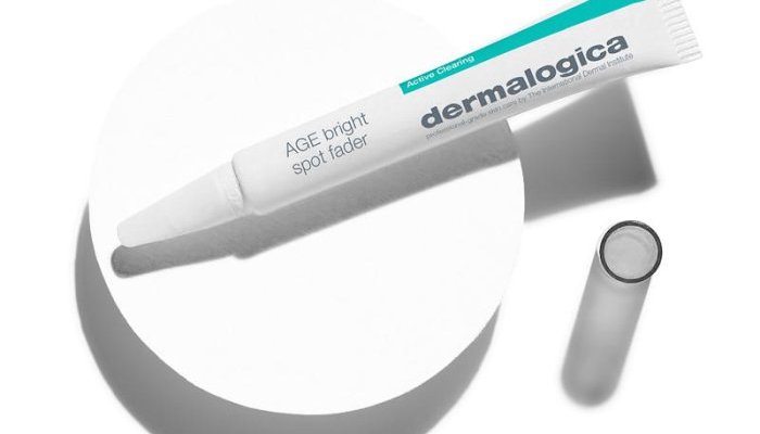 Dermalogica choisit le tube breveté Micro Squeeze'n Spatula de Cosmogen