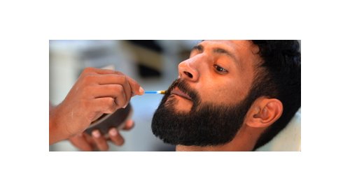 Pakistan : Boom des soins pour hommes sous l'influence des réseaux sociaux