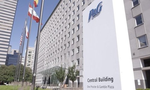 Procter & Gamble résiste aux tensions sur les matières premières